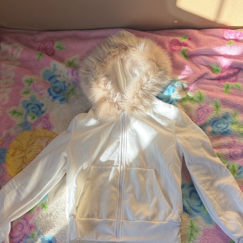 Elegant White Faux Fur Hooded Women's Puffer Jacket